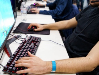 キッ、キッ、キーボードでゲームwwwｗｗｗｗｗｗ