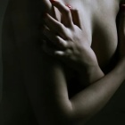 ◆【画像】元アイドルのおっぱい丸出し覚醒全裸が芸術すぎるｗｗｗ