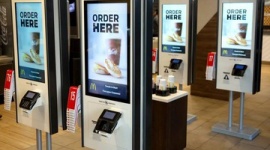 【米国】マクドナルド、カリフォルニアで20ドルの最低賃金が導入された直後に、レジ係をキオスクに置き換えると発表…「基本的な経済学を理解している人なら驚くことではない」