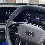 ��Audi S5(FU)Avant/Q6 e-tron��MMI�ǥ����ץ쥤�ץ��ƥ������ե����ܹ���Ԥ碌��ĺ���ޤ����٤β���