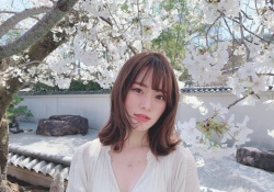 【画像】花に負けない華がある山崎怜奈さんを観よう！！！