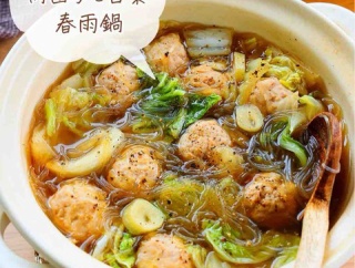 ♡ボリューム満点！肉団子と白菜の春雨鍋♡【#簡単レシピ #時短 #節約 #鶏ひき肉 #白菜レシピ 】