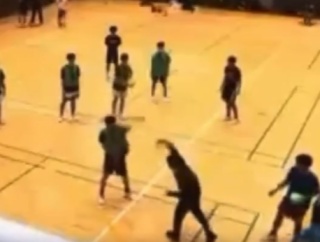 顧問が部員の頭にボール投げつけ　福岡の高校ハンドボール部の動画拡散