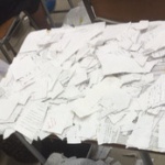 【画像】いじめで飛び降り自殺した女子高生の机と椅子がヤバすぎると話題にｗｗｗｗｗｗｗｗｗｗ 	