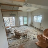 『マンション解体中』の画像