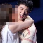 【えぇ…】BTSメンバーに無理やりキスしたおばさん、在宅起訴→異議申し立て→意味不明な書面を提出して出廷拒否へ