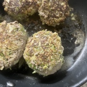 かな姐さんのお好み焼きハンバーグとオレ流