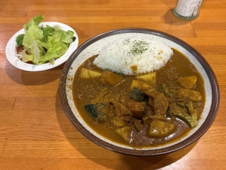 層雲峡・黒岳の湯【ビアグリル キャニオン】でカレーを