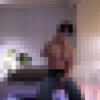 【悲報】40代マッチョおじさん、女の子達からぶっ叩かれてしまう…