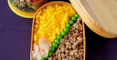 【今日のJUNA夫さん弁当】豚そぼろ弁とガリ／自家製あじの開き／桃ケース買い／紫陽花の花