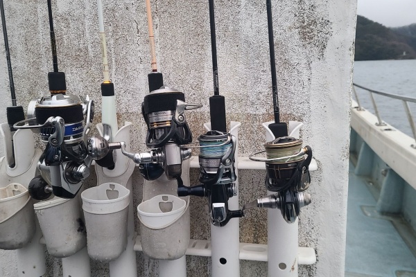 魚釣り すっかり魚臭くなった車。 『ZX』エンブレム🌈 #ランクル250