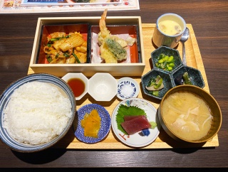 品数が多いから白米がススムくん！函館市昭和「山の猿 函館昭和店」