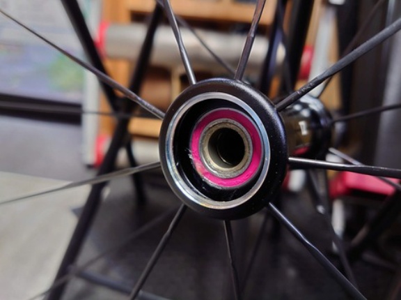 なぜ同じベアリングでも寿命に差が出るのか？ロードバイクのベアリングを長く使うための知識