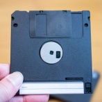 ？？？「昔のフロッピーディスク出てきた…。メルカリに出品したろ！」