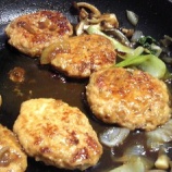 『鶏ひき肉のつくねバーグ』の画像