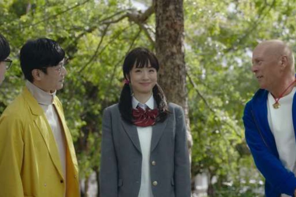 Cmのあれこれ 上戸彩 制服 ツインテで 未来のしずか を一人二役 ソフトバンク新cm