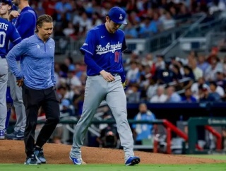 【MLB】佐々木朗希、4回途中に緊急降板…　マウンドで右手を気にするしぐさ　原因は右手中指のマメと発表