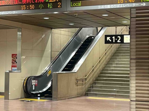 ホームへの移動がラクに！『金沢駅』エスカレーターが「下り」から「上り」に変更！