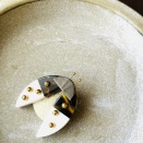 てんとう虫のブローチ。