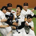 野球WBC「ネトフリ」独占放送、電通外しの衝撃 地上波テレビの苦悩…日本に重くのしかかる要因