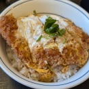 かつ丼やとんかつ定食がおいしい「かつや」でランチ！アプリクーポンがお得！