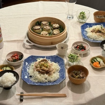 生姜焼きとシュウマイ茄子巻きとかの夜ごはん