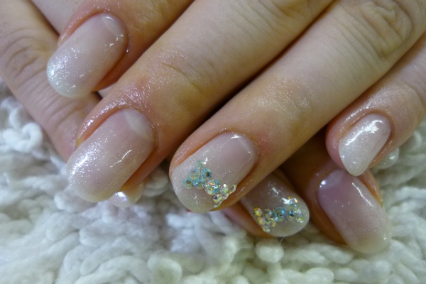 ネイルサロン モア 三軒茶屋駅から徒歩1分 リボン