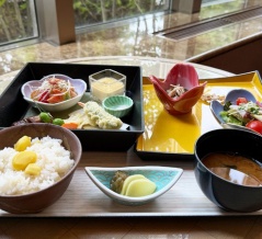 LOUNGE AURORA(ラウンジ オーロラ)　【帯広市】