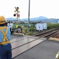 【悲報】撮り鉄を車でひき殺そうとした55歳男さん、殺人未遂で逮捕・・・・・・・・・