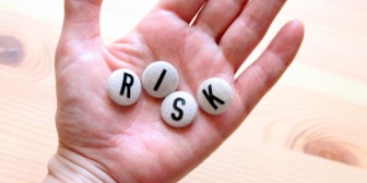 女性が自分に好意を持っていると確信しても動けない既婚男性もいるのでは？