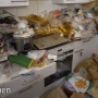 【衝撃画像】うつ病で6年間放置された超絶汚部屋に「掃除の女王」が参上　→　結果ｗｗｗｗｗ