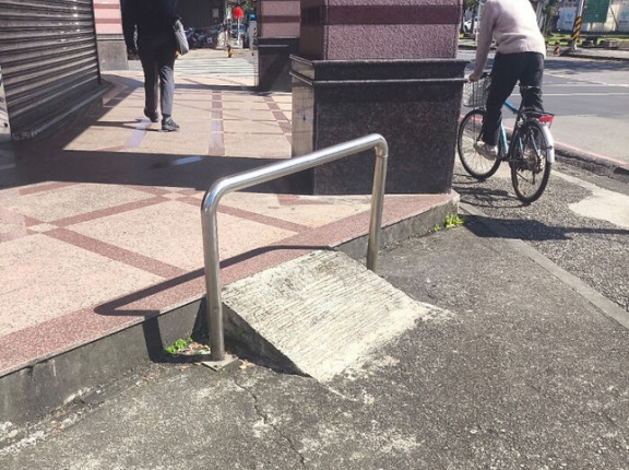 外国人「一番重要なところで仕事ミスしてる画像を集めてみたｗｗｗｗ」