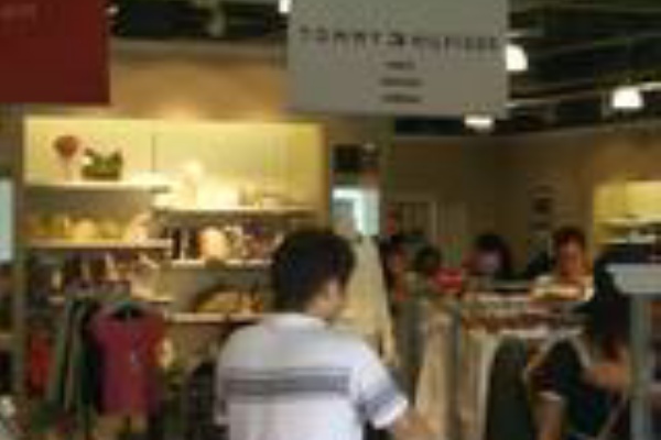 佐野プレミアムアウトレット超々最新情報 ｂｙ佐野プレミアムアウトレット探偵団姫野理沙 質流れ情報付き 佐野アウトレット のファッション トミーヒルフィガー