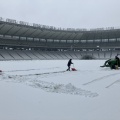 【画像】Jリーグ東京開催、鬼雪かきで問題なくサッカー出来る状況にｗｗｗｗ