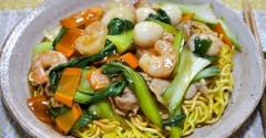 青梗菜たっぷり具材たっぷり「あんかけ固焼きそば」&「私の好きなパン屋さん」