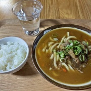 姫路　牛すじカレーうどん♪《ハンチングベース》