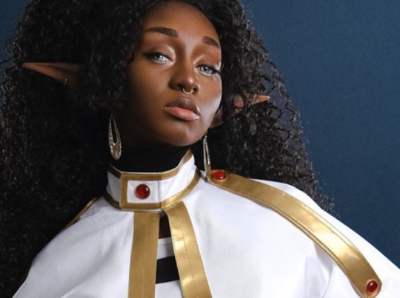 【炎上】黒人女性さん、フリーレンのコスプレをして話題に