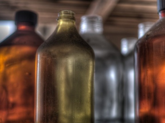 硫酸と塩酸は「危険物」4月から列車持ち込み禁止に　JR各社、万博テロ対策も見据え