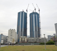 地上53階ツインタワマン「ザ 豊海タワー マリン＆スカイ」の建設状況！WESTは塔屋到達・EASTはもうすぐ最上階（2025.10.12）
