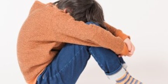 俺「君唇怪我してるの？痛くない？」　クラスメイト「口唇裂なのにいじめられた！」　俺「え…？」