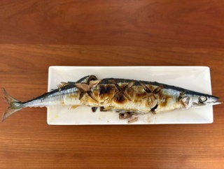 今年のサンマ、流石にデカすぎるｗｗｗ（※画像あり）