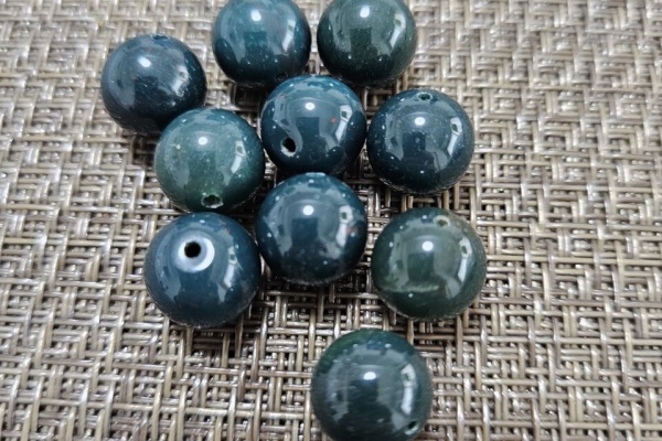 糸魚川青翡翠12mm16玉ブレスレット証明書付き