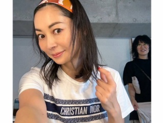 【画像】海外移住した伊東美咲のプライベート可愛すぎ