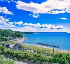 佐渡の絶景カフェが登場！『バナナマンのせっかくグルメ！！』で『日村が全国の大自然タウンで食欲大解放2時間SP』放送！9月28日19:00～