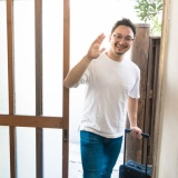 【困惑】母親「これが新しいお父さんよ」彼氏「ウーッス」←これ普通に悲惨すぎるだろ…