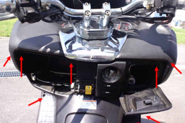 ホンダフォルツァ アッパーカウル取り外し オークションでバイクを買っちゃうぞ ヤフオク格安ビックスクーター250cc購入のススメ ホンダフォルツァ アッパーカウル取り外し オークションでバイクを買っちゃうぞ ヤフオク格安ビックスクーター250cc購入のススメ