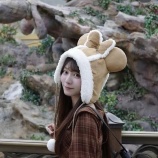 『[ニアジョイ] 大信田美月のディズニーショットが「超かわいい」ブカブカ帽子は「顔があまりにも小さいせいで…」』の画像