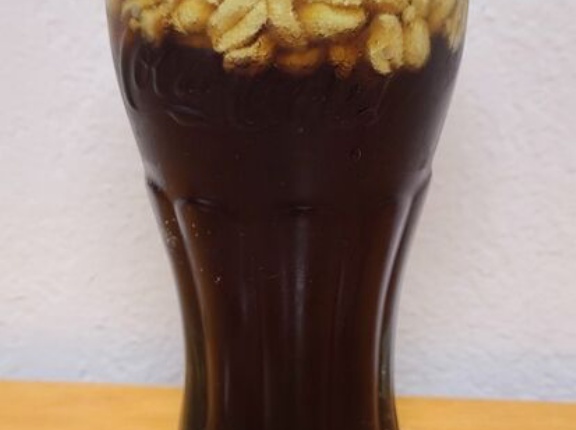 アメリカ「母国のことを日本人に教えられるとは！」日本人が紹介したアメリカでもマイナーなコーラの飲み方に対する海外の反応