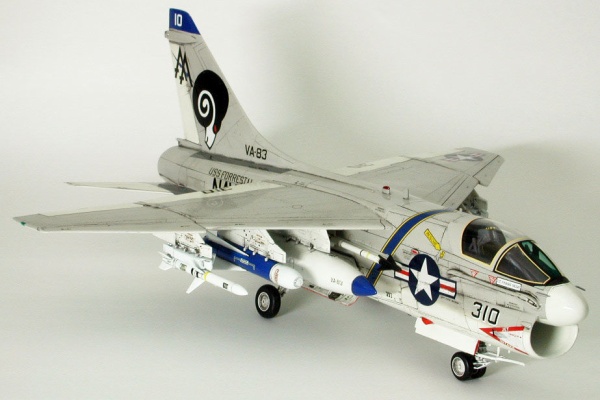 A-7DコルセアⅡ　完成品　ハセガワ　1/48 A-7D/E コルセアII | 株式会社 ハセガワ