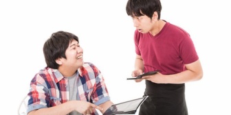 小学校の同級生とたまたま再会した。相手はすごく喜んで話しかけてきたけど、私にとっては嫌な記憶ばかりなんだ